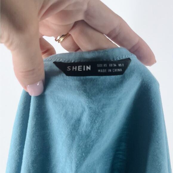 Women's Blue Button Down V-neck Cropped Short Sleeve Top Size XS - Picture 3 of 3